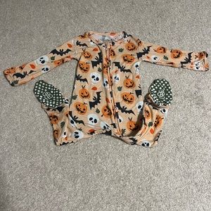 Little Bum Bums Halloween footie 8-24 months
